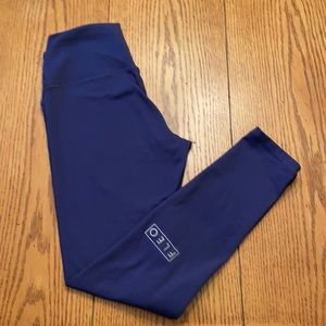 Fleo El Toro - Navy
Size Small-21”